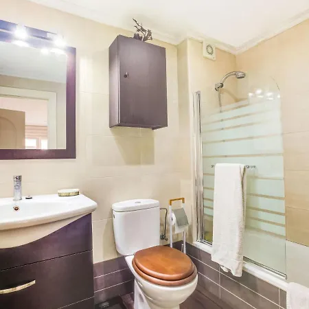 Belvilla By Oyo Apartamento En Cimadevilla 希洪