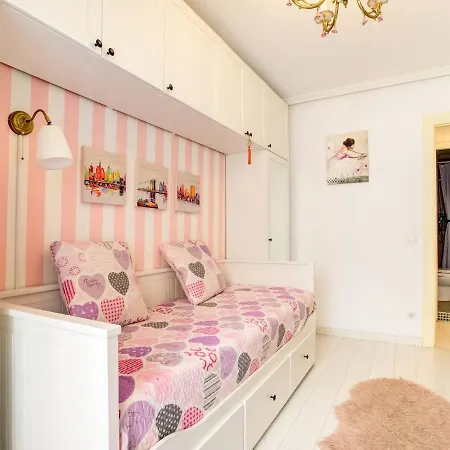 Belvilla By Oyo Apartamento En Cimadevilla 希洪